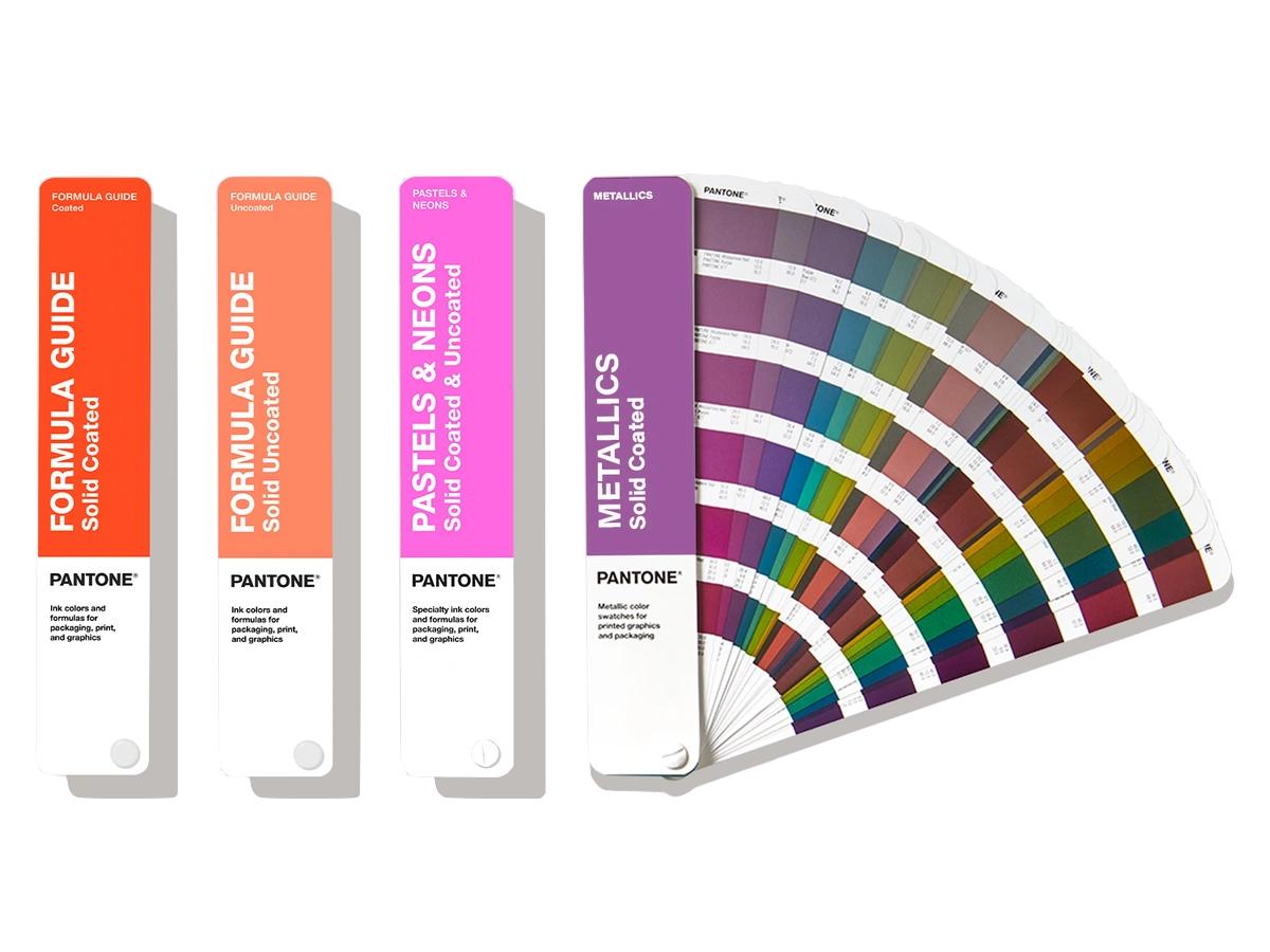 PANTONE SOLID GUIDE SET GP1605B 1